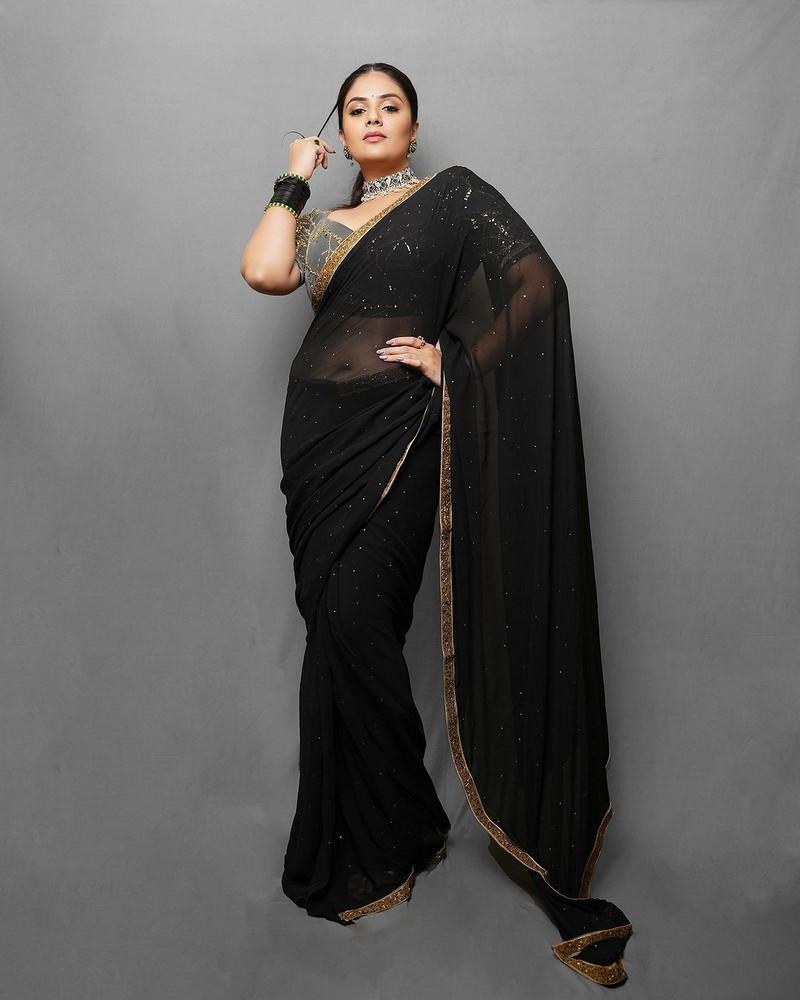Sreemukhi 6