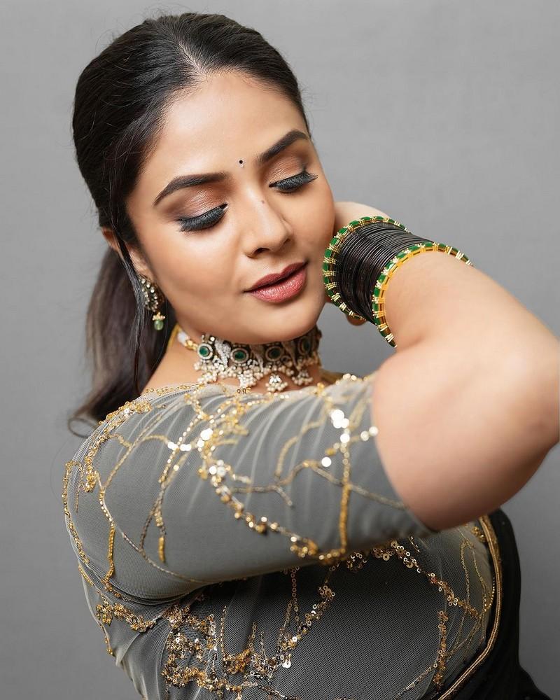 Sreemukhi 7