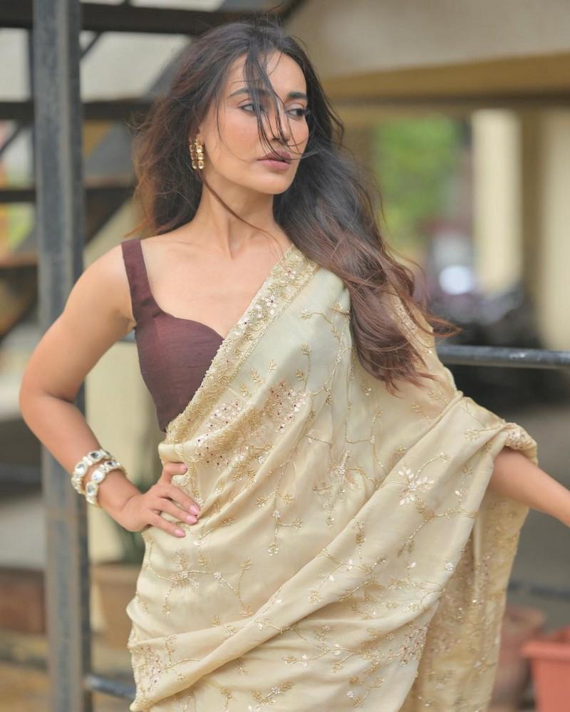 Surbhi Jyoti 1