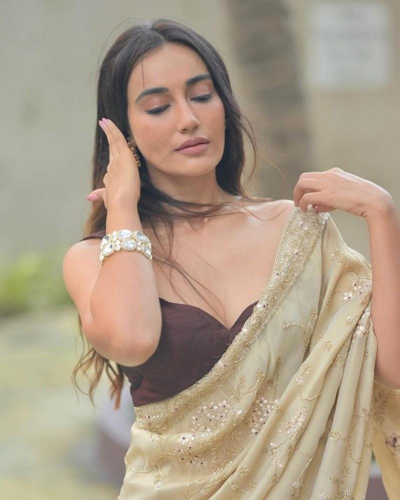 Surbhi Jyoti 3