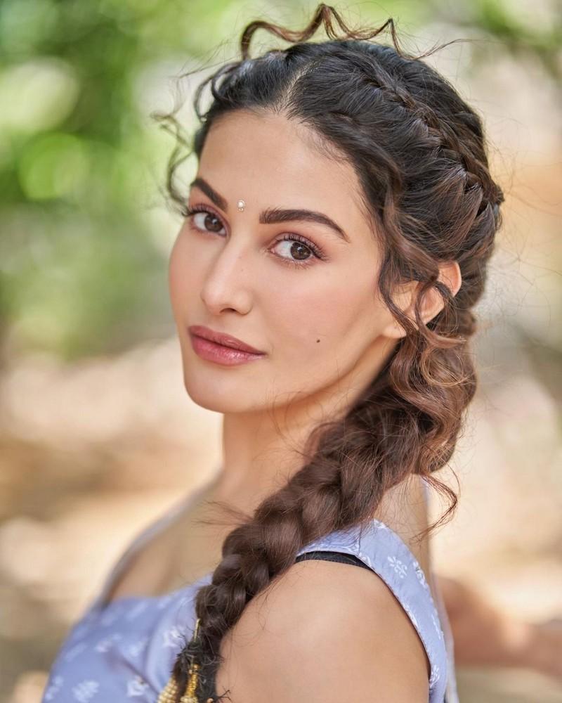 Amyra Dastur 7