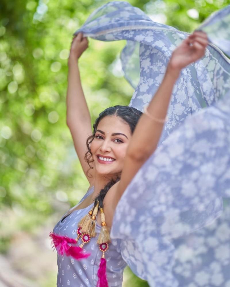 Amyra Dastur 9