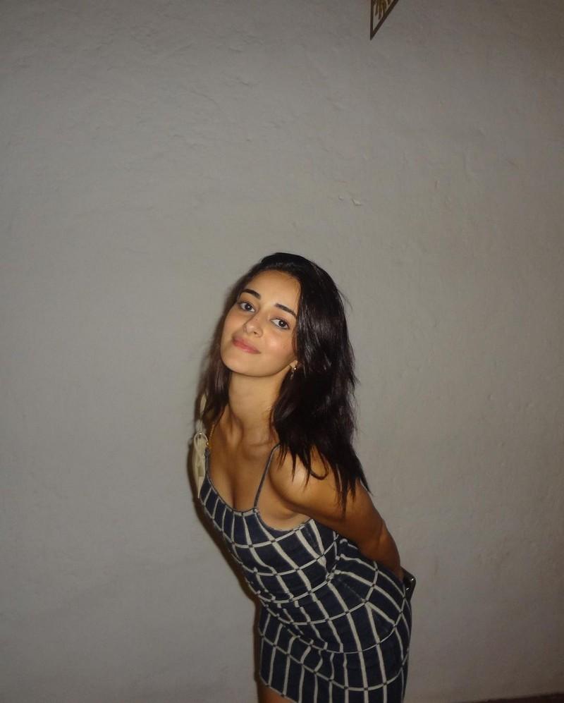Ananya Pandey 6