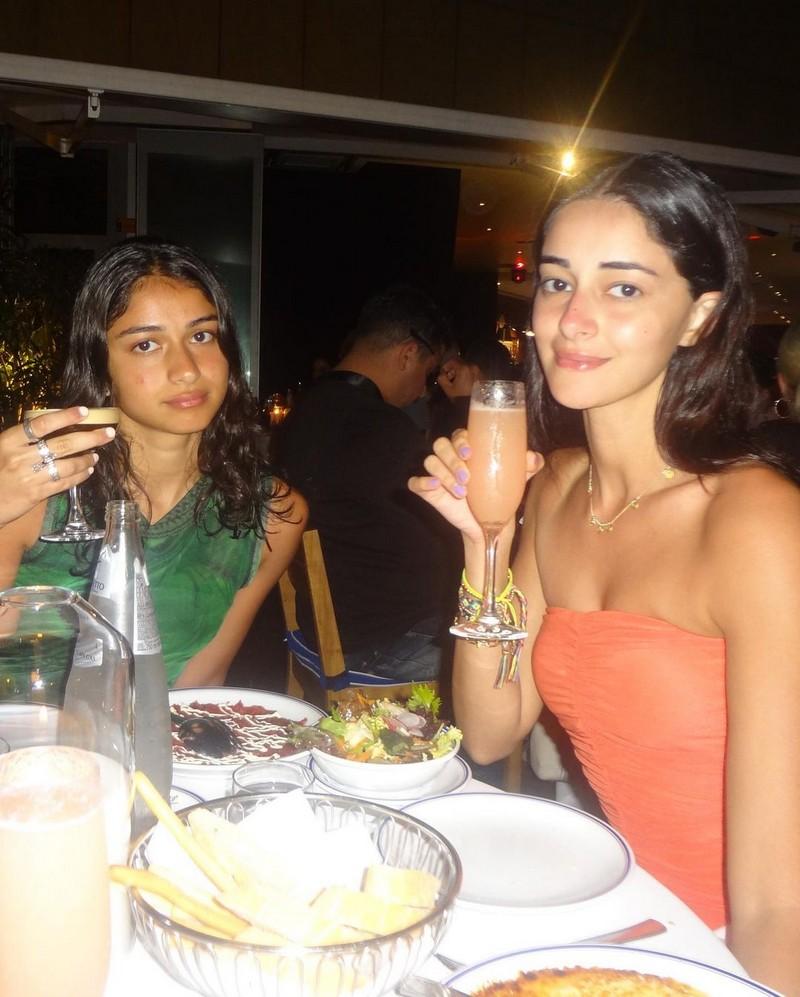 Ananya Pandey 8