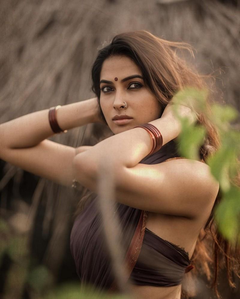 Divi Vadthya 11