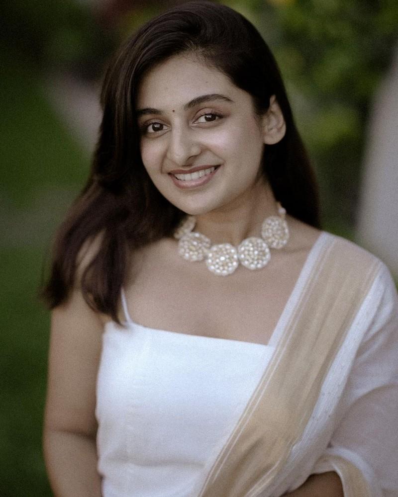 ESTHER ANIL 2