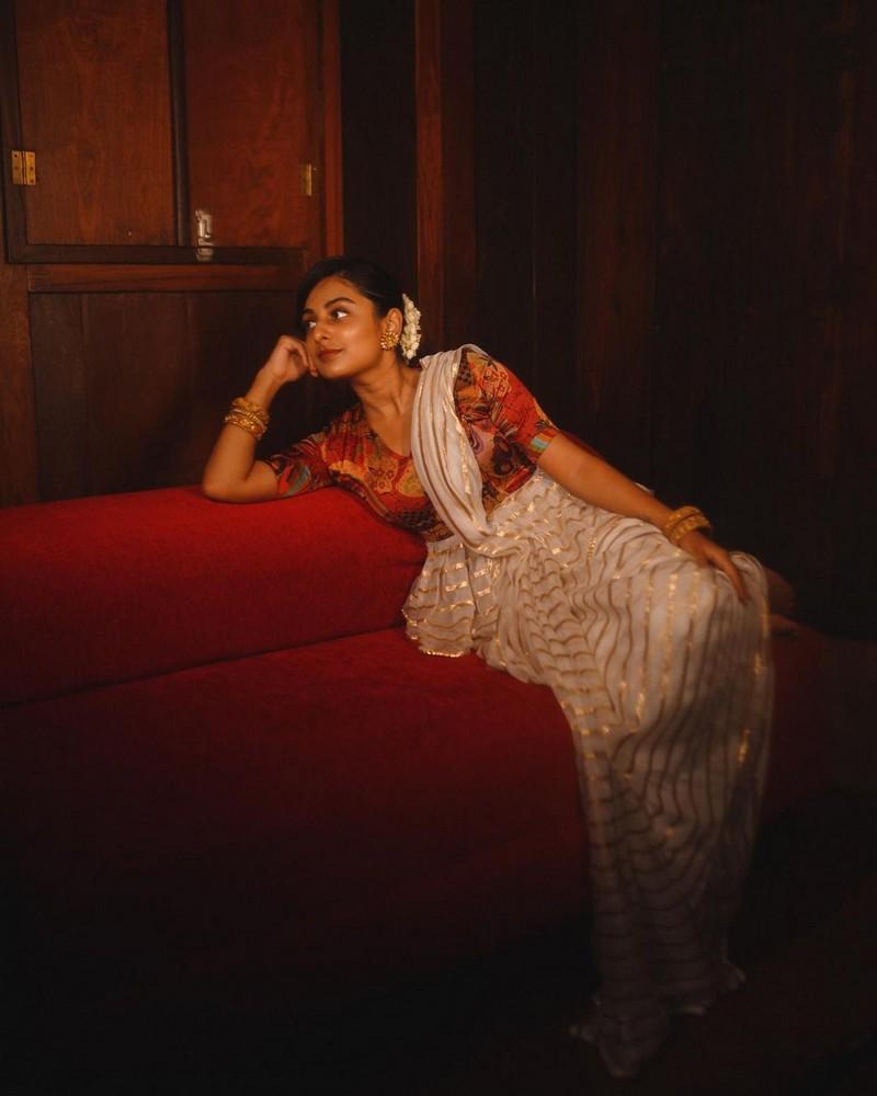 ESTHER ANIL 4