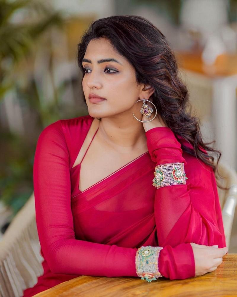 Eesha Rebba 8