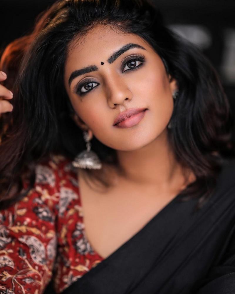 Eesha Rebba 10