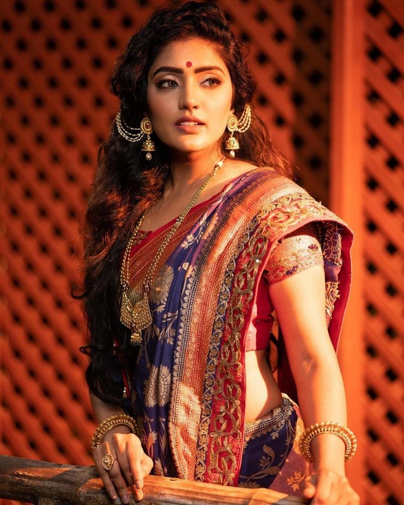 Eesha Rebba 11