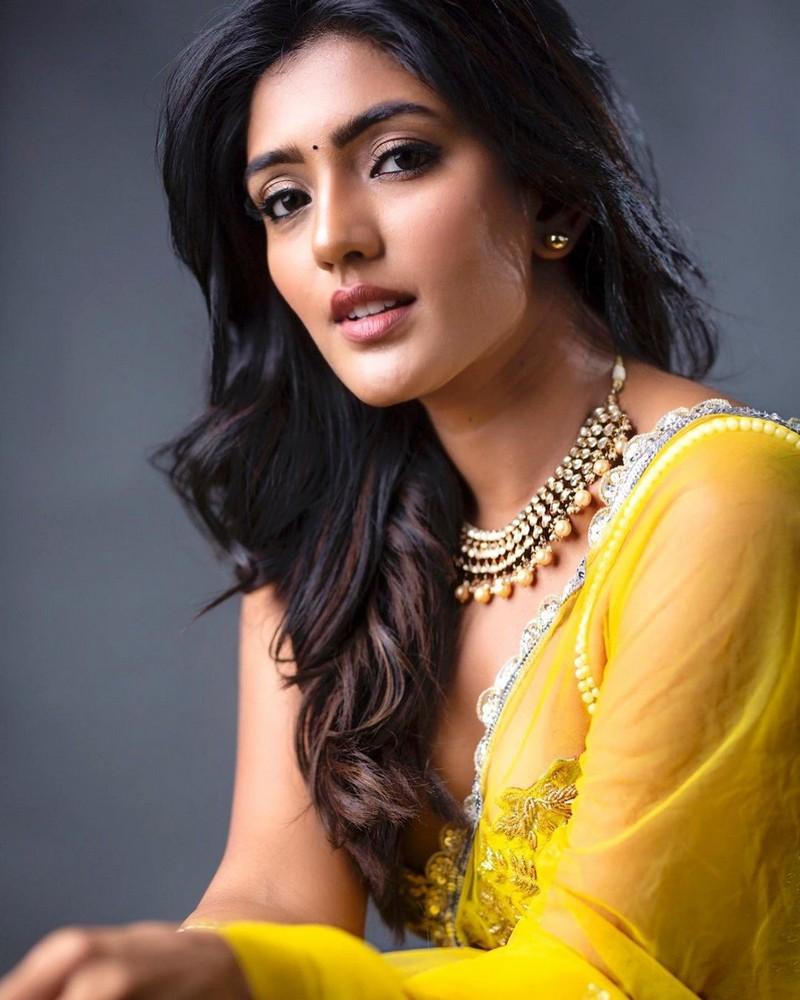 Eesha Rebba 12