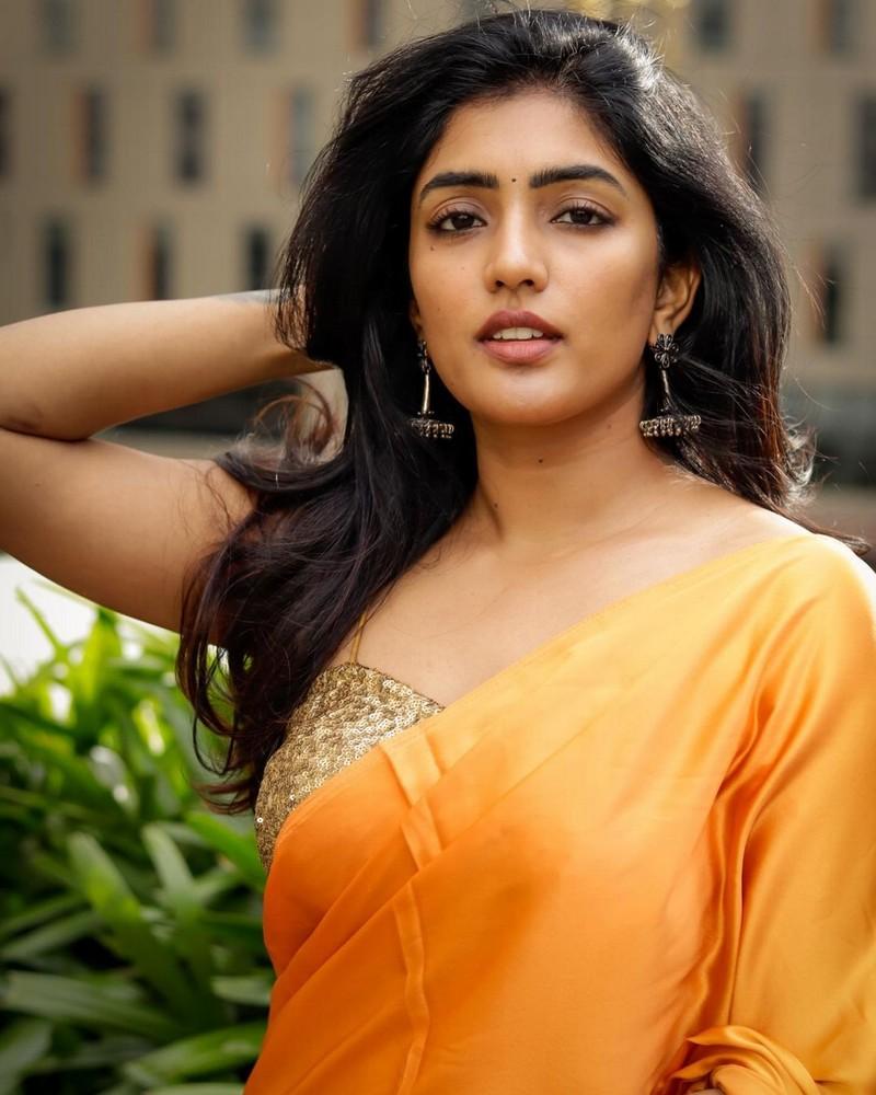Eesha Rebba 13