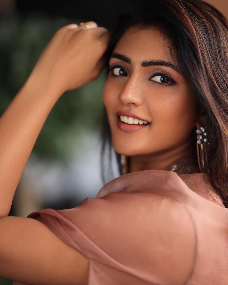 Eesha Rebba 6