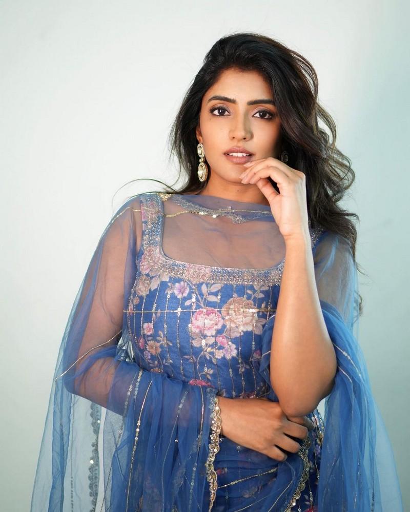 Eesha Rebba 6
