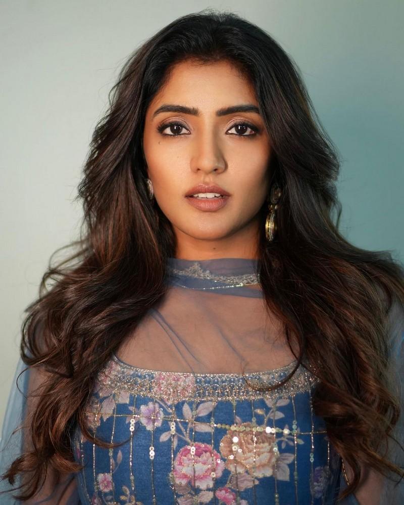 Eesha Rebba 7