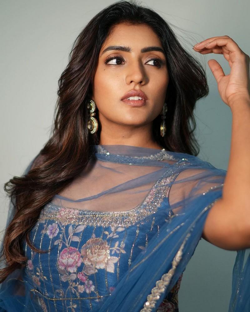 Eesha Rebba 8