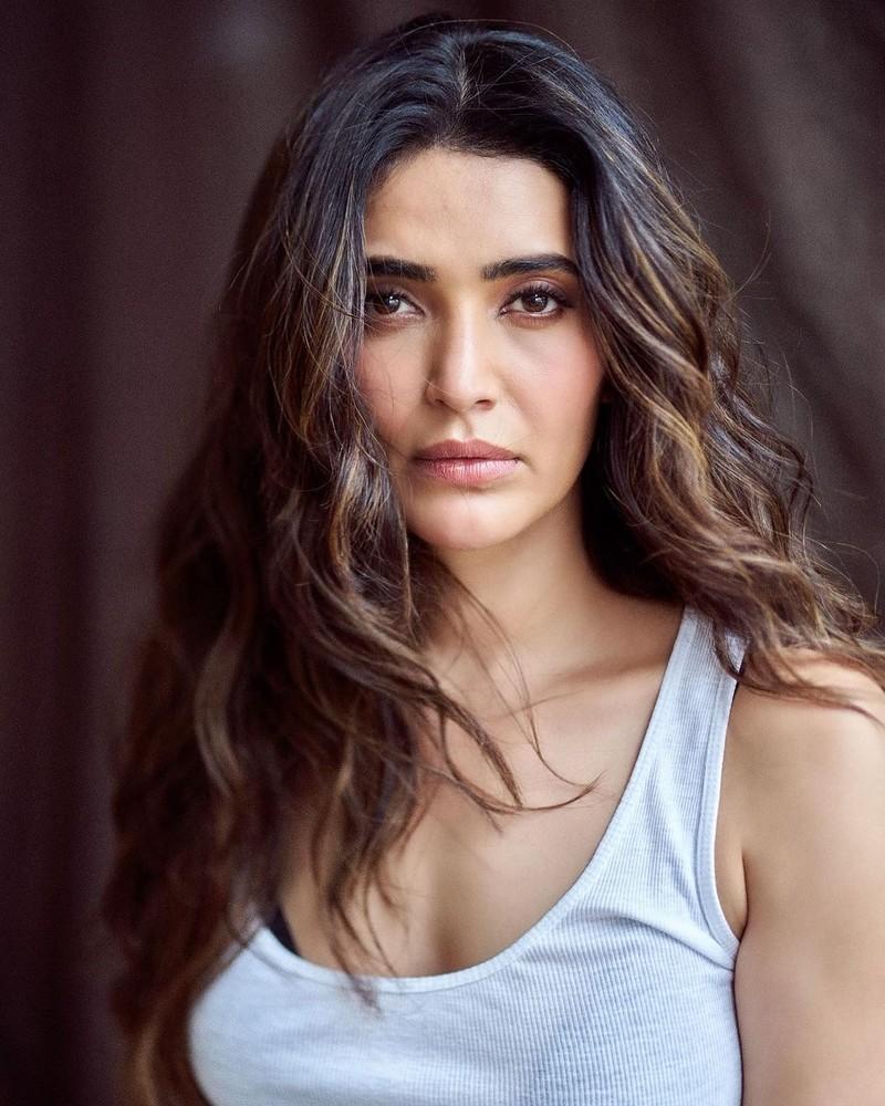 Karishma Tanna Bangera 5