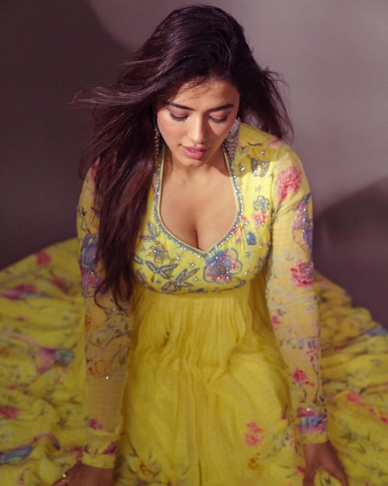 Ketika Sharma 3