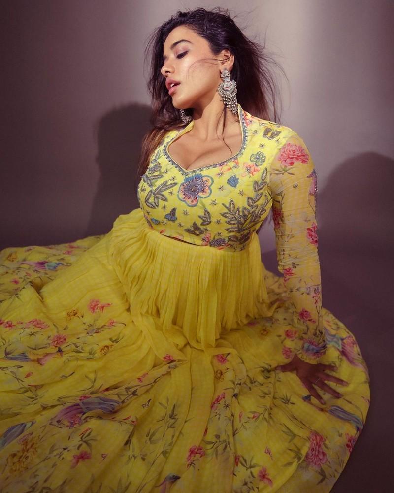 Ketika Sharma 4