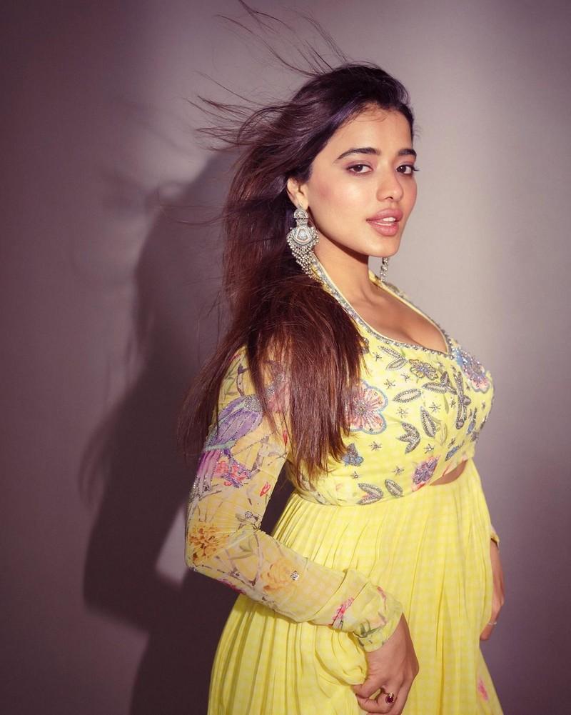 Ketika Sharma 6
