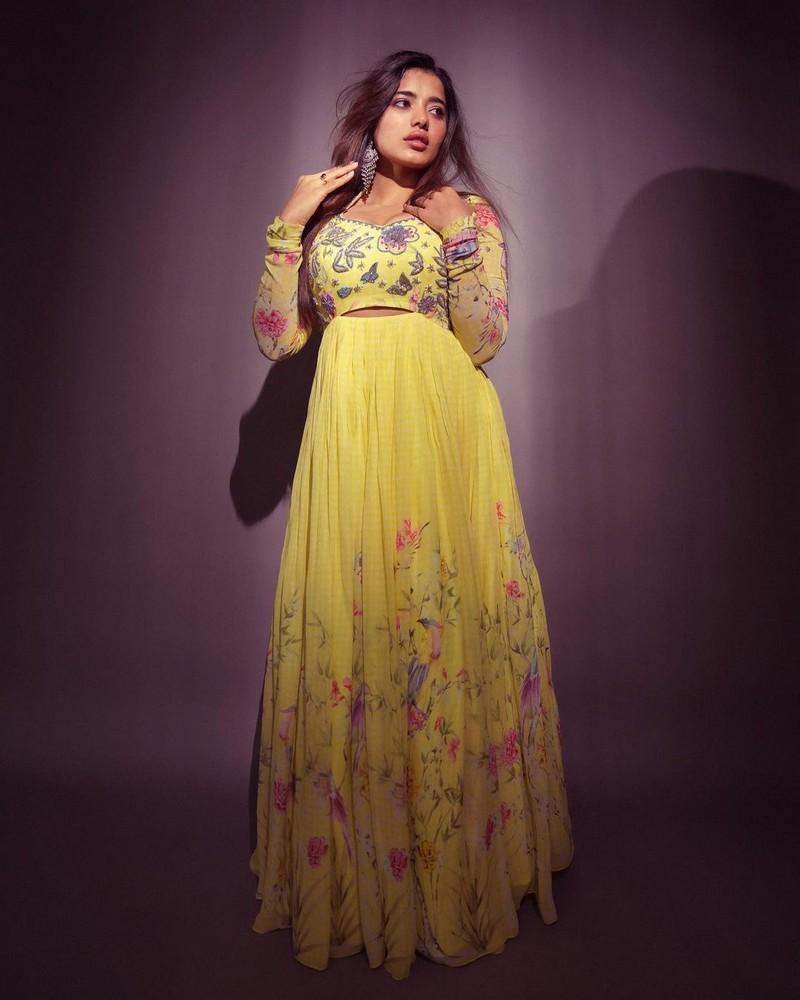 Ketika Sharma 7