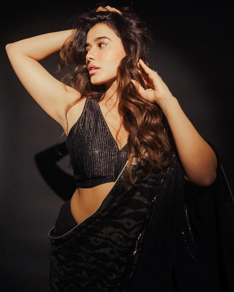 Ketika Sharma 4