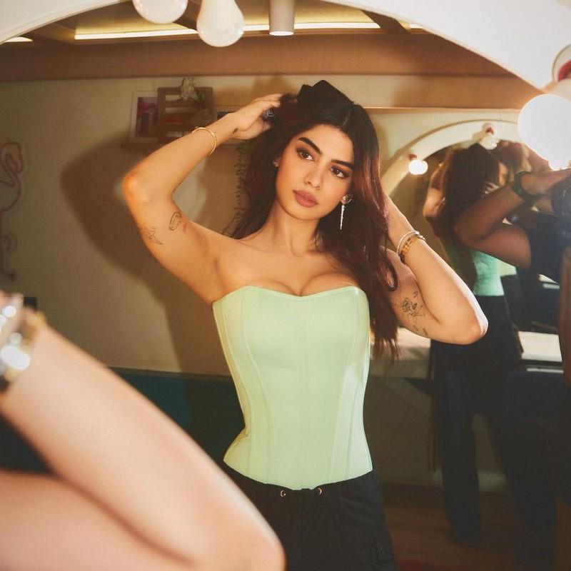 Kushi Kapoor 5
