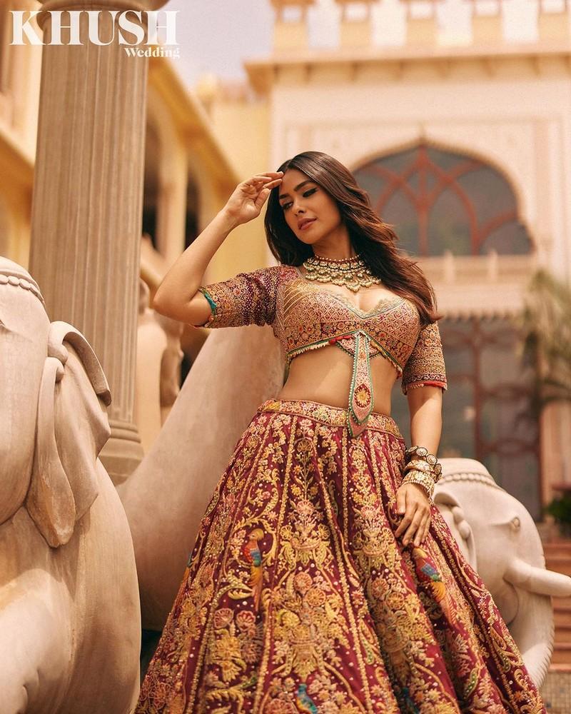 Mrunal Thakur 3