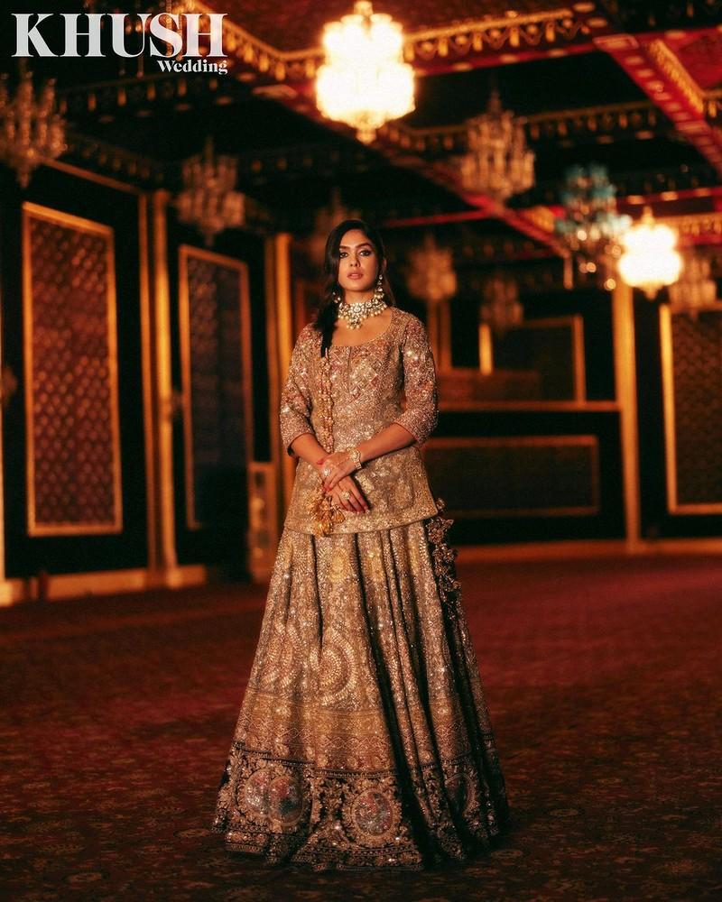 Mrunal Thakur 5
