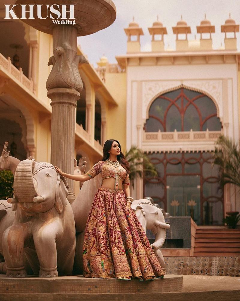 Mrunal Thakur 9