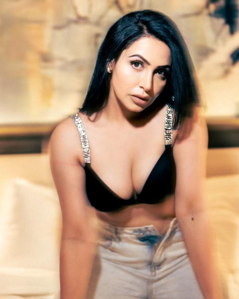Nandini Rai 4