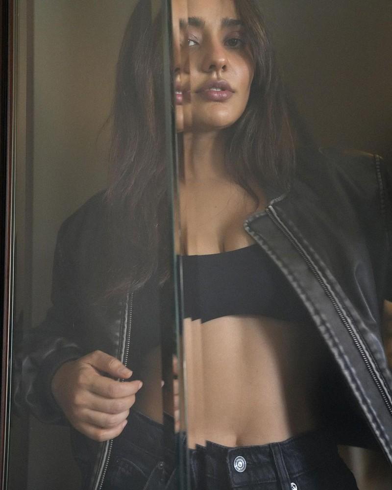 Neha Sharma 4