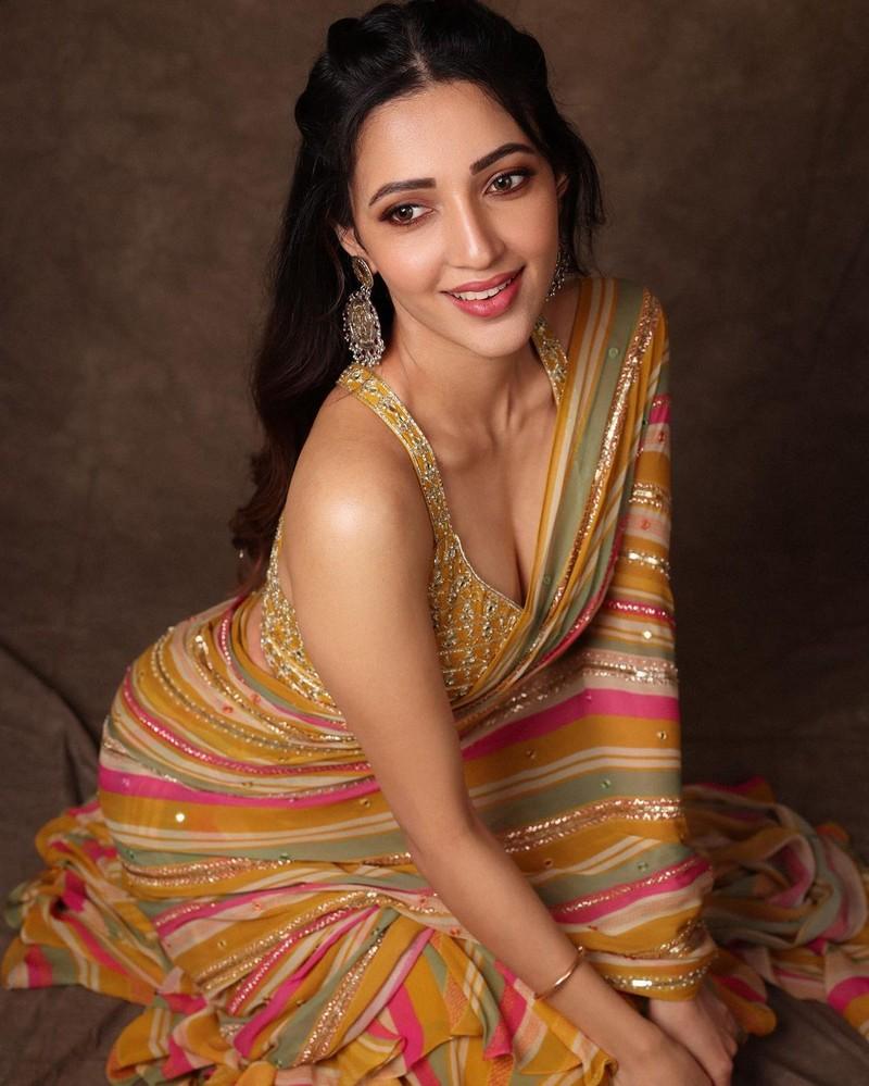 Neha Shetty 6