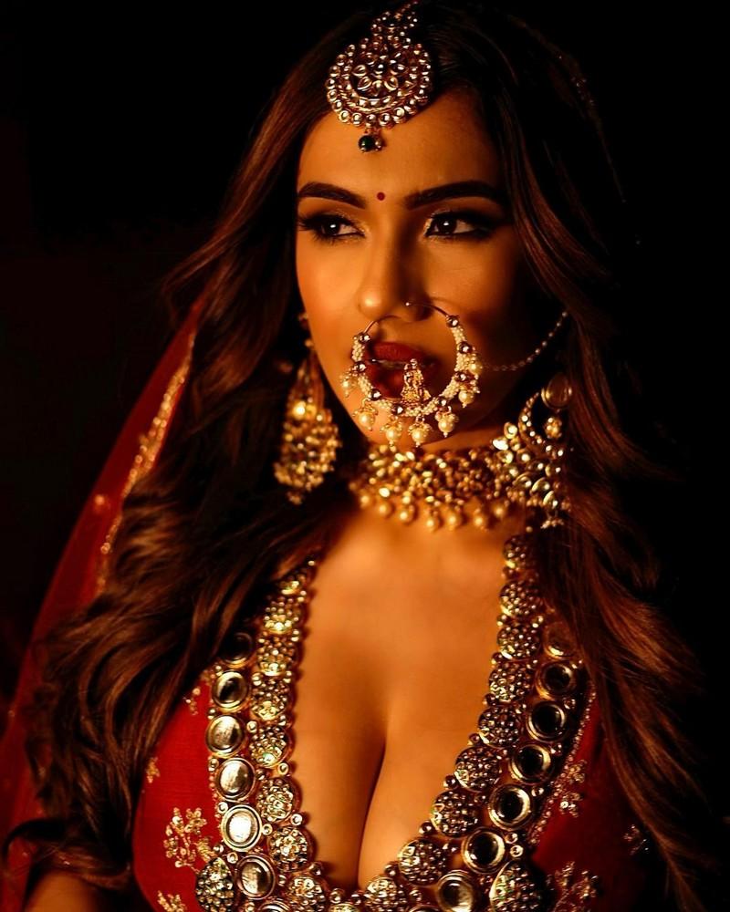 Nehhaa Malik 15