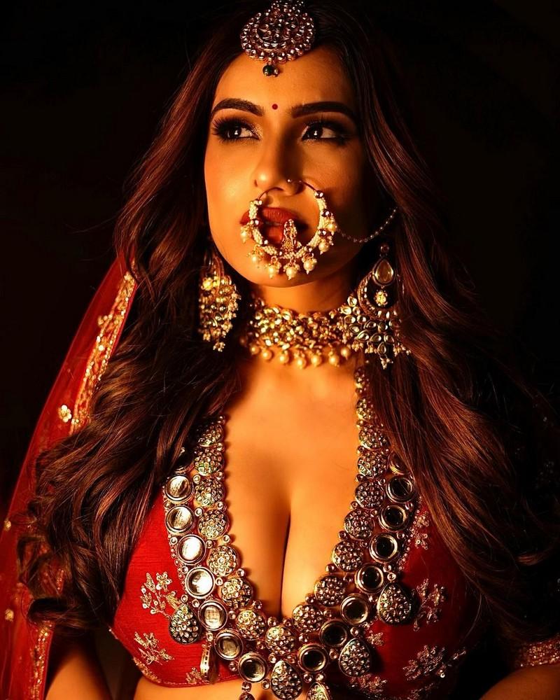 Nehhaa Malik 16