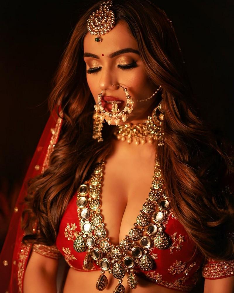 Nehhaa Malik 20