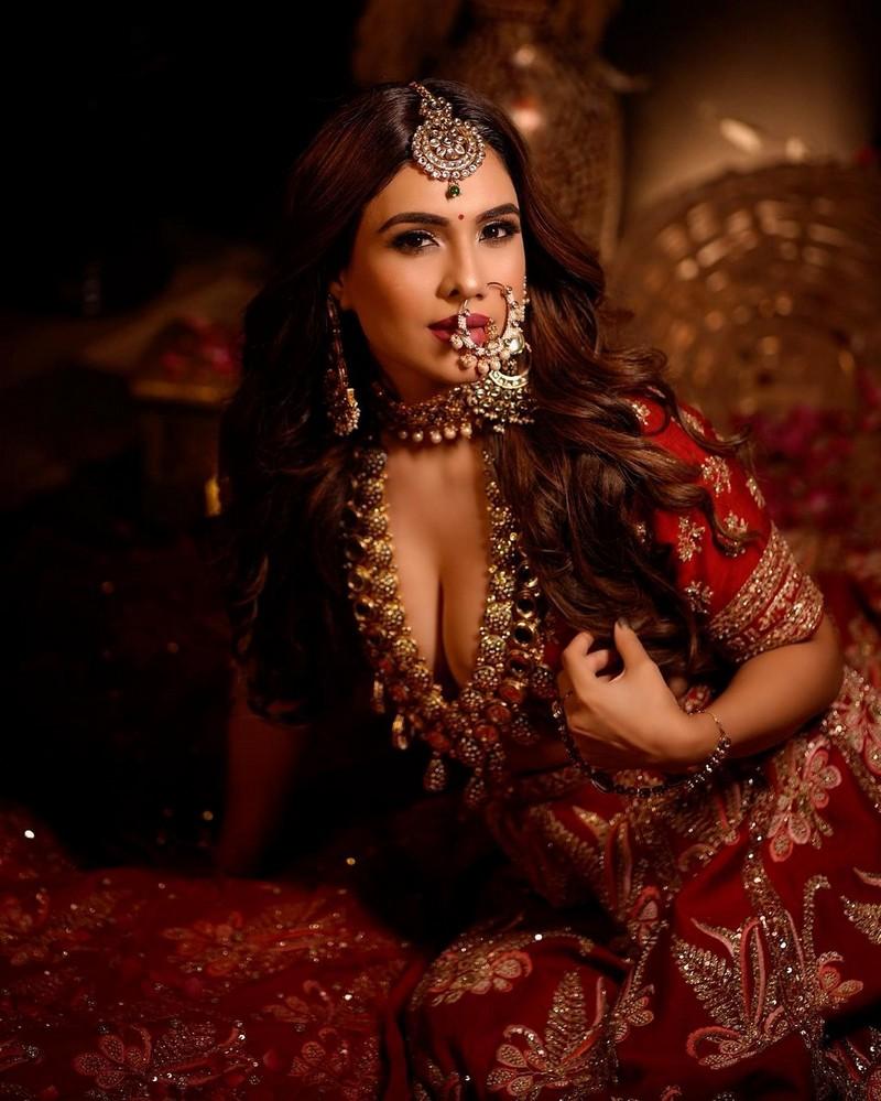 Nehhaa Malik 26