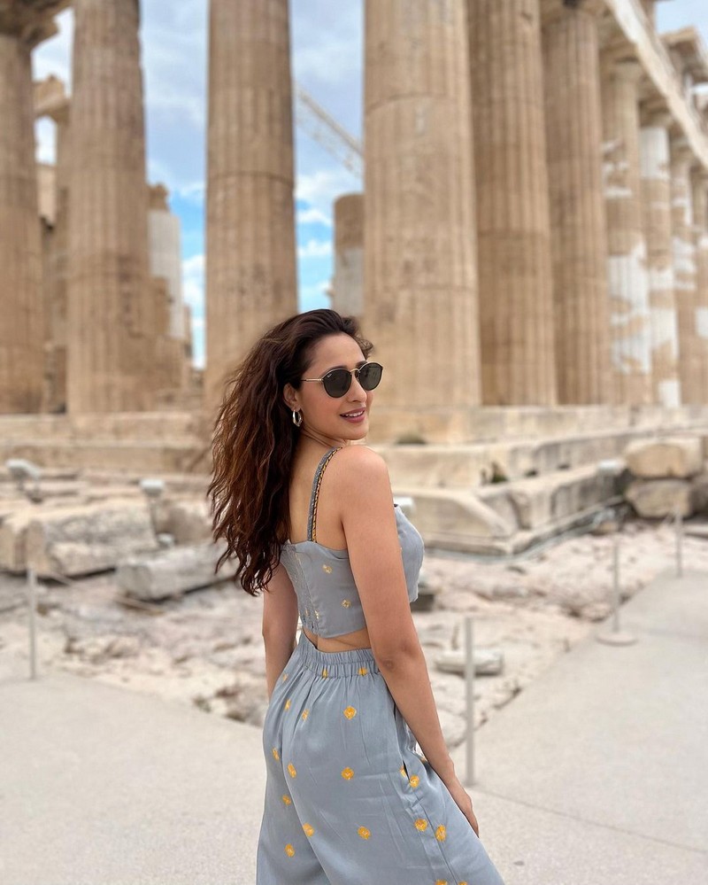 Pragya Jaiswal 6