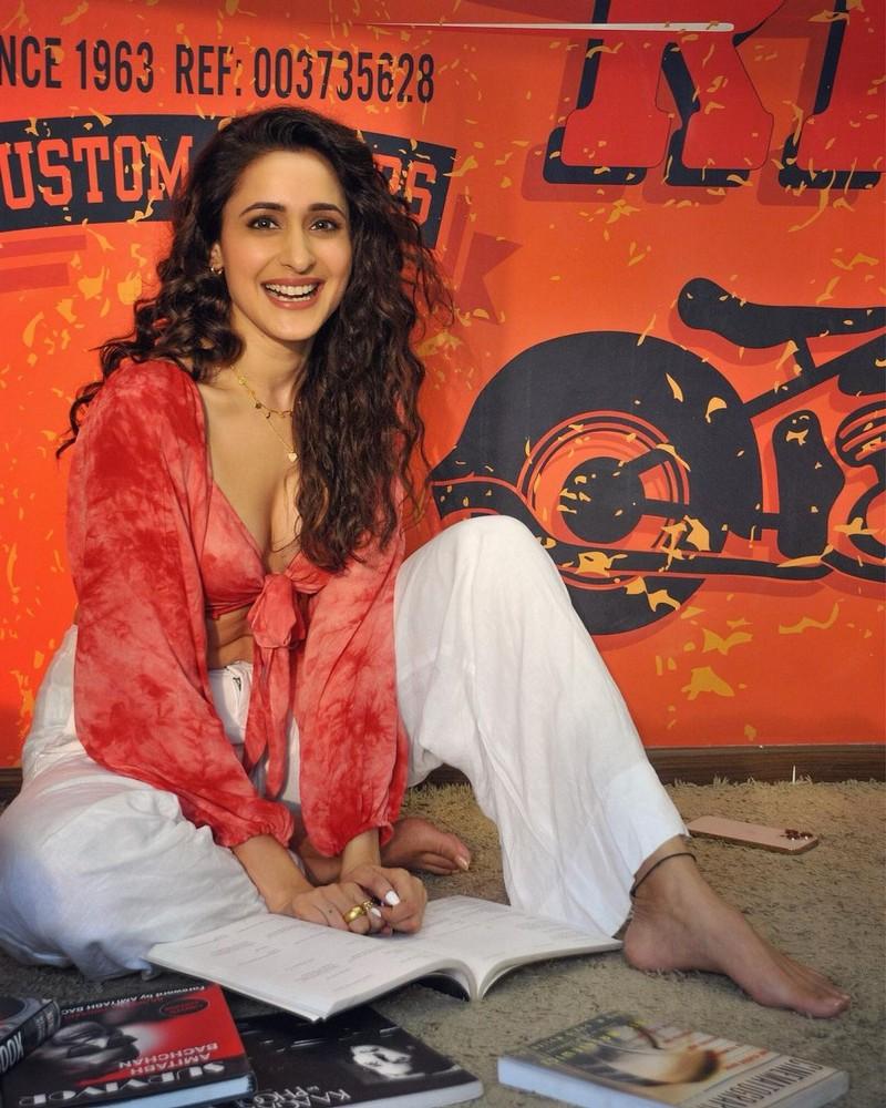 Pragya Jaiswal 10