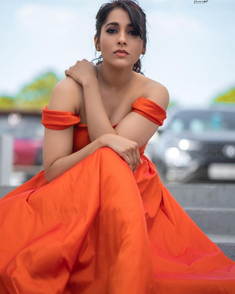 Rashmi Gautam 16