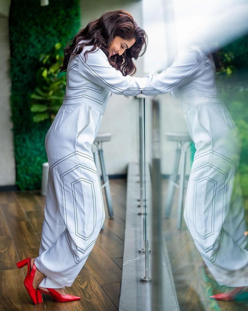 Reba Monica John 5