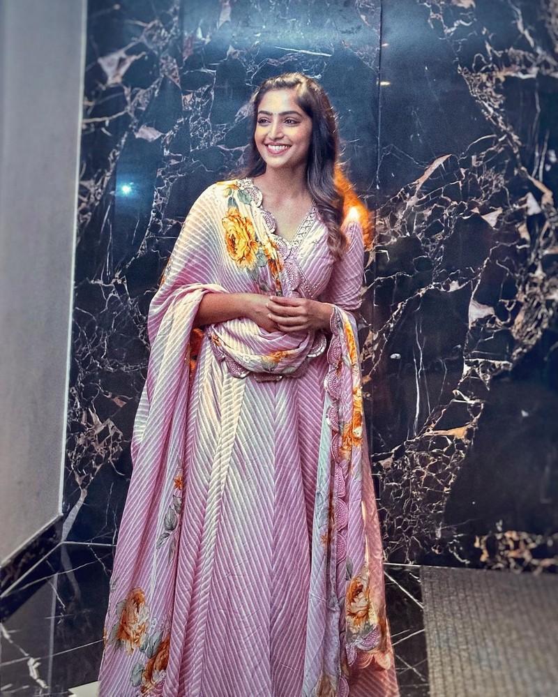 Reba Monica 6