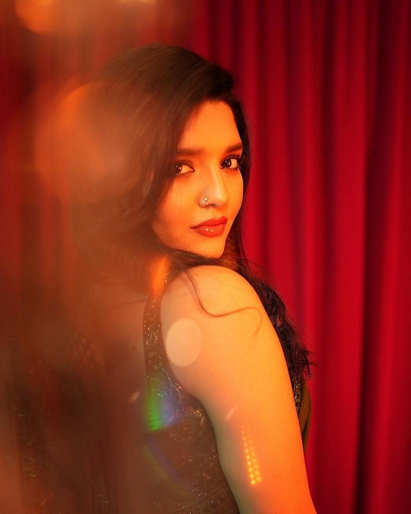 Ritika Singh 2