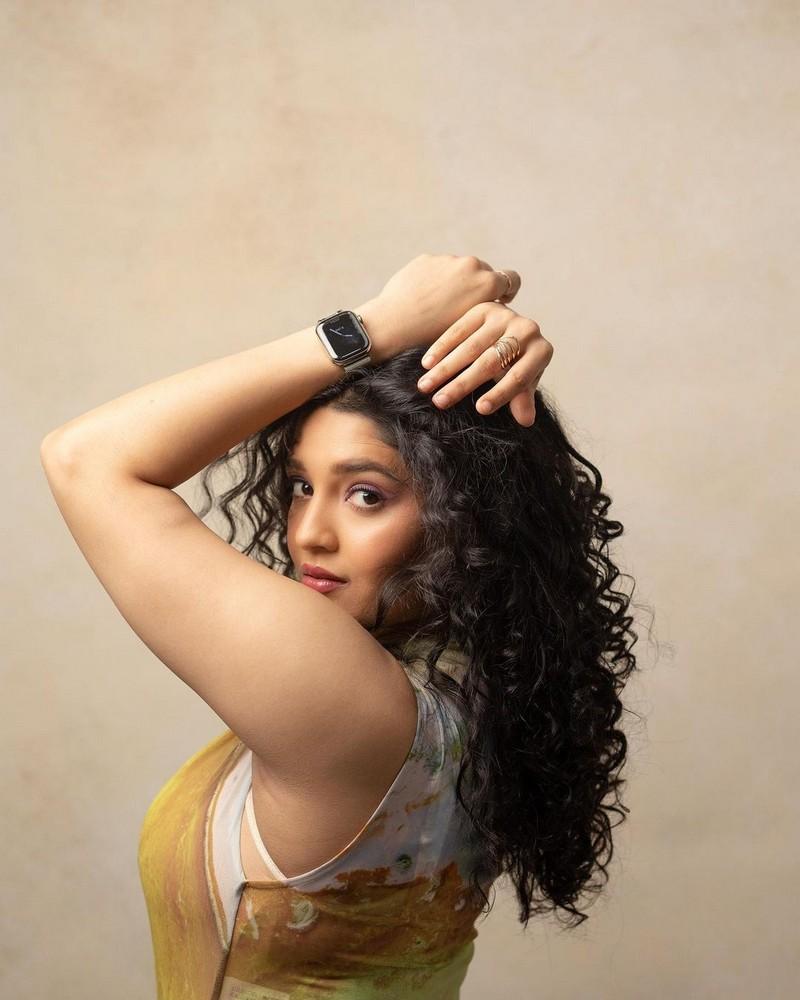 Ritika Singh 6