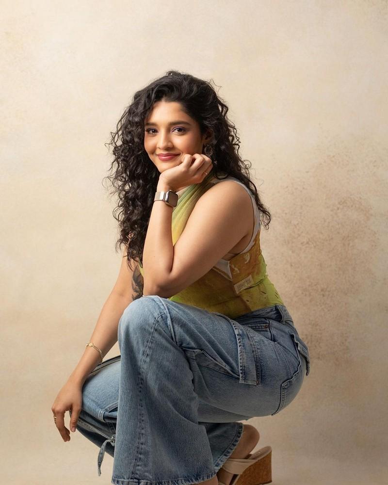 Ritika Singh 8