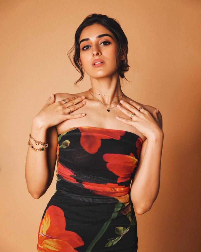 Sakshi Vaidya 5