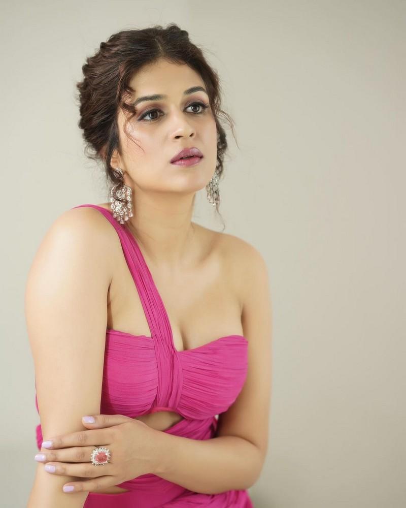 Shraddha Das 2