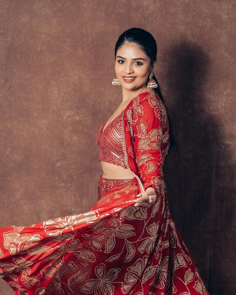Sreemukhi 3