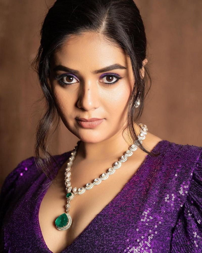 Sreemukhi 3