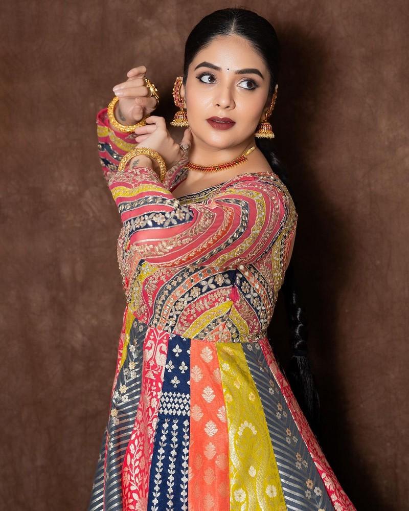 Sreemukhi 3
